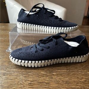 Skechers‎ Air-Cooled Memory Foam Navy Perforated Lace-Up Sneakers Size 8 Comfort